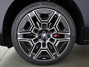 https://vehicle.imgix.net/4387729/24b47d02-a811-40be-84be-f13896f638ae.jpg