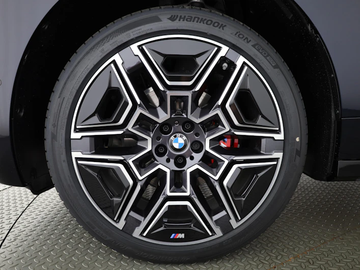 immagine del veicolo BMW iX