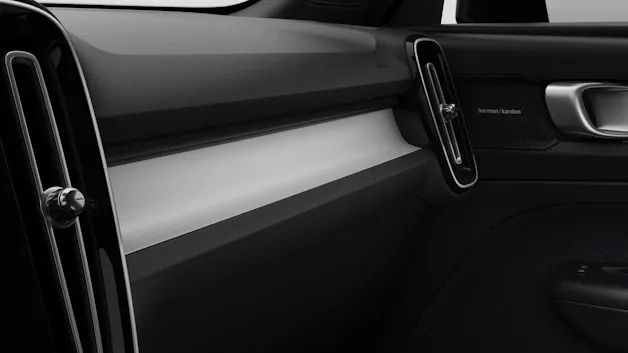 Volvo XC40 2.0 B3 MH Plus Dark