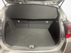 https://vehicle.imgix.net/4387787/c0bf1375-83ed-4061-83ce-f37cc02e3147.jpg