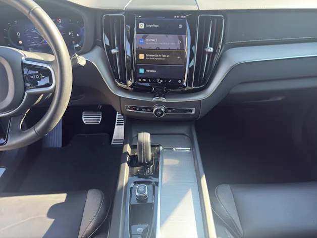 Volvo XC60 2.0 B5 MH R-Design AWD .