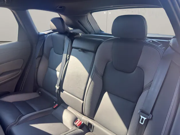 Volvo XC60 2.0 B5 MH R-Design AWD .