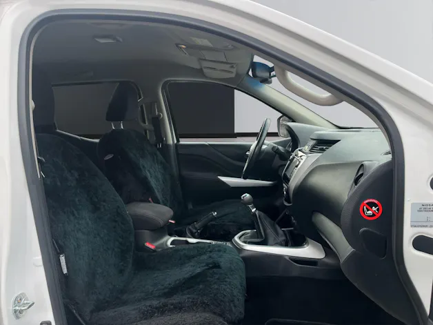 Nissan Navara 2.3 dCi Double Cab N-Connecta MT