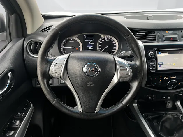 Nissan Navara 2.3 dCi Double Cab N-Connecta MT