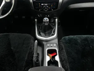 Nissan Navara 2.3 dCi Double Cab N-Connecta MT