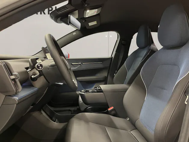 Volvo EX30 E60 Twin Plus Performance AWD WORKER