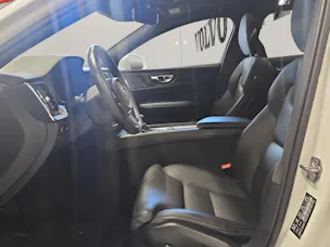 Volvo V60  2.0 D4 AWD Cross Country