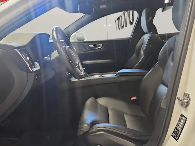 Volvo V60  2.0 D4 AWD Cross Country