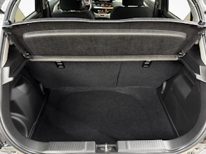 https://vehicle.imgix.net/4387978/c3e69fc4-1cd3-47d4-a9fc-bb8b0f6547cc.jpg