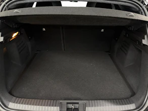 https://vehicle.imgix.net/4387995/518ebf69-2c51-4405-8a8f-7fabcc8eafa9.jpg