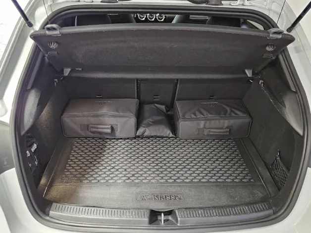 Mercedes-Benz A 250 e AMG Line