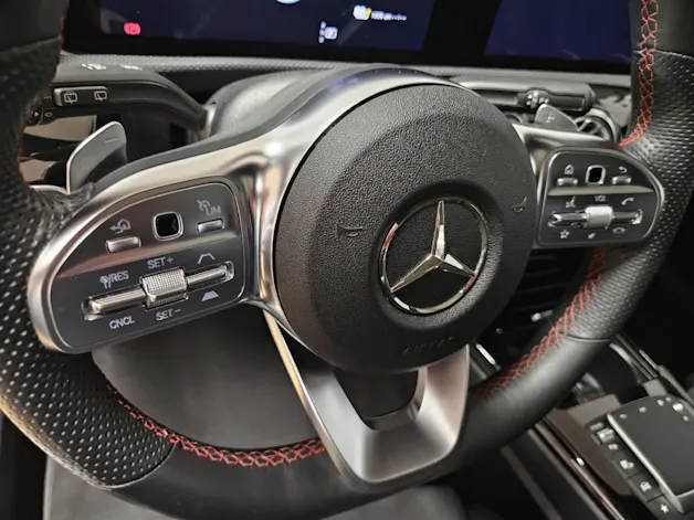 Mercedes-Benz A 250 e AMG Line