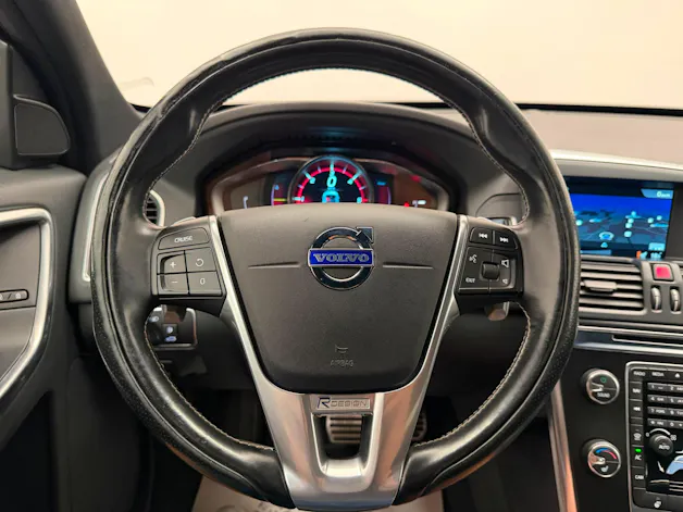 Volvo XC60 2.4 D4 Momentum R-Design AWD