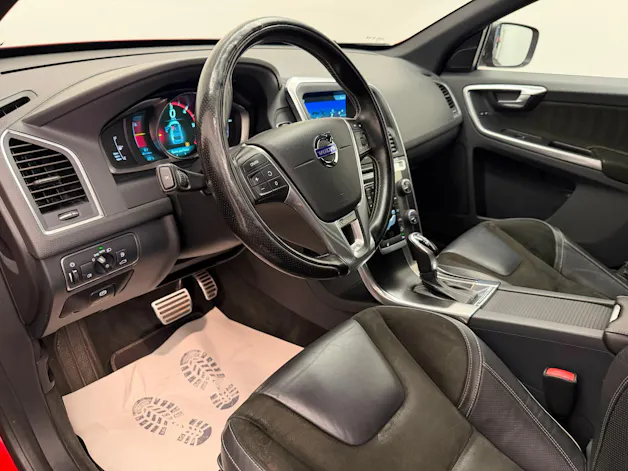 Volvo XC60 2.4 D4 Momentum R-Design AWD