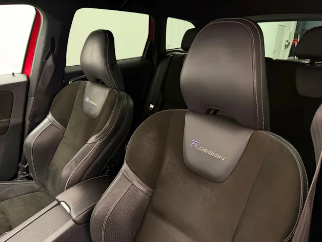 Volvo XC60 2.4 D4 Momentum R-Design AWD
