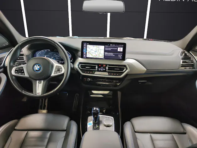 BMW iX3 E-Motor MFK 16.07.2026/ Attraktiven Leasingzinssatz ab 1,9 % bei Abschluss einer BMW Fahrzeugversicherung