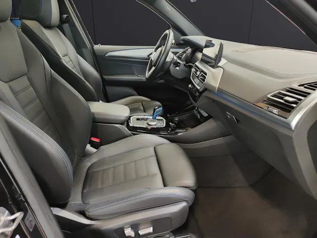 BMW iX3 E-Motor MFK 16.07.2026/ Attraktiven Leasingzinssatz ab 1,9 % bei Abschluss einer BMW Fahrzeugversicherung