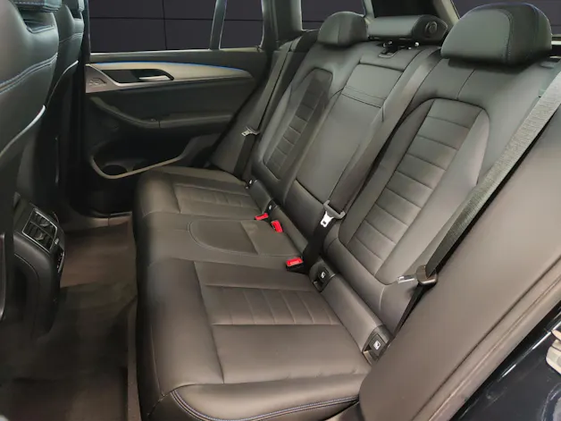 BMW iX3 E-Motor MFK 16.07.2026/ Attraktiven Leasingzinssatz ab 1,9 % bei Abschluss einer BMW Fahrzeugversicherung