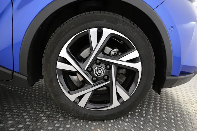 Toyota C-HR 2.0 VVTi HSD Trend