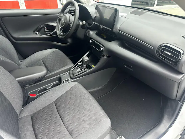 Toyota Yaris 1.5 VVT-i HSD Trend