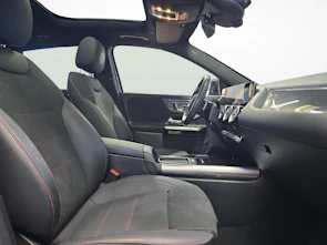 image du véhicule MERCEDES-BENZ GLA 250 4MATIC AMG Line