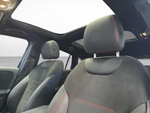 https://vehicle.imgix.net/4388116/8c732210-4a41-4ba6-b509-769f595be7e0.jpg