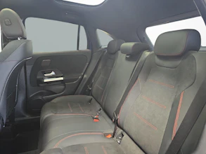 https://vehicle.imgix.net/4388116/b3a1b380-58f9-464f-a39a-e6d5b6300081.jpg
