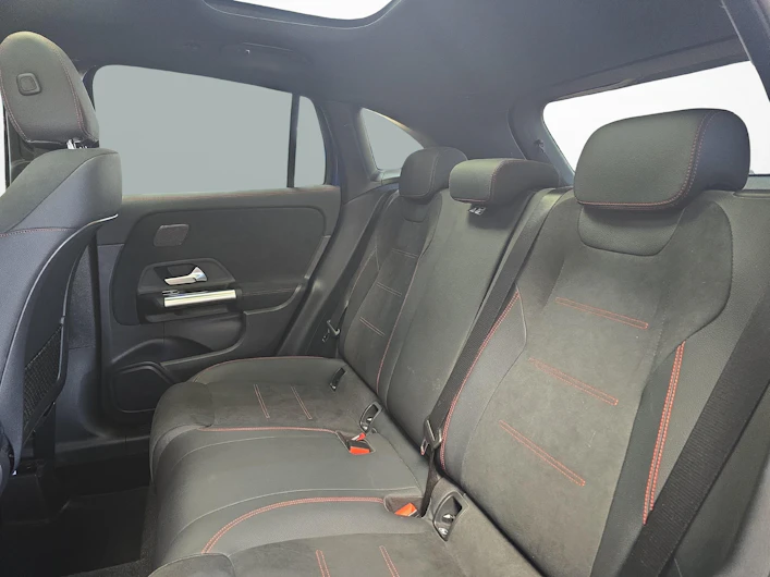 image du véhicule MERCEDES-BENZ GLA 250