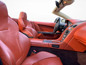 https://vehicle.imgix.net/4388146/2e20bb60-b6ac-40fa-bb30-3f6dd409c998.jpg