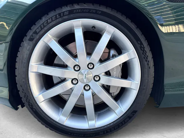 Aston Martin DB9 Volante 5.9 V12