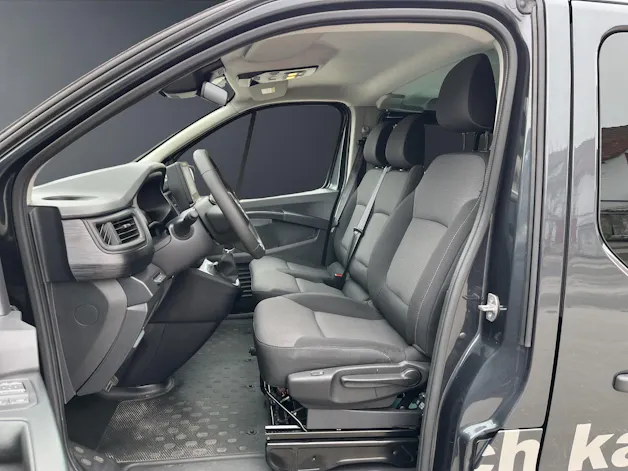 Nissan Primastar Kombi 3.0t L2H1 2.0 dCi 170PS Tekna 9-Plätzer AT