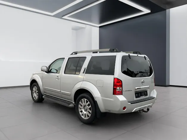 Nissan Pathfinder 3.0 V6 dCi LE 7-Plätzer AT