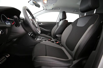 https://vehicle.imgix.net/4388245/c0e97d0e-511c-45ee-824b-9ff656be9a42.jpg