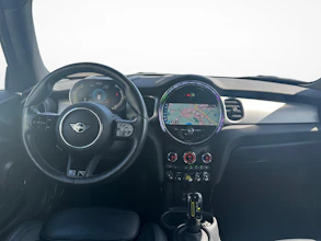 https://vehicle.imgix.net/4388247/269b46f0-8366-4f79-9a08-a53bab8a8a67.jpg