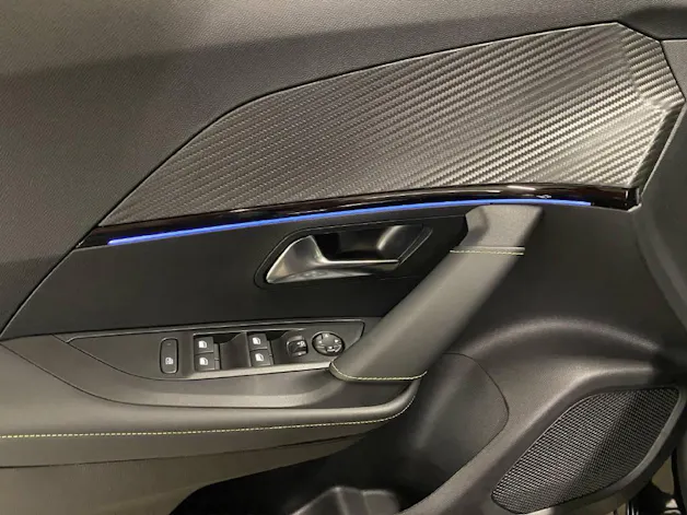 Peugeot 2008 1.2 Hybrid 145 GT