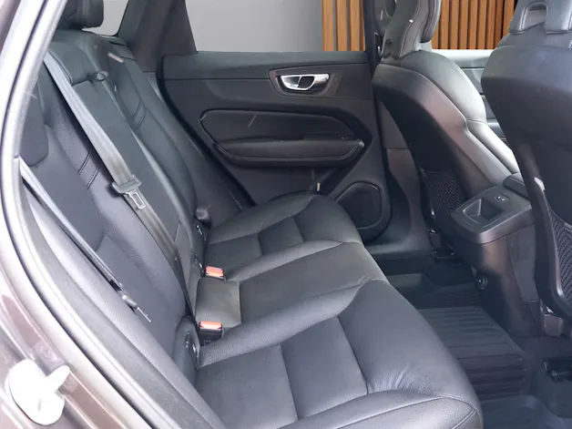 Volvo XC60 2.0 B4 MH Plus Dark AWD