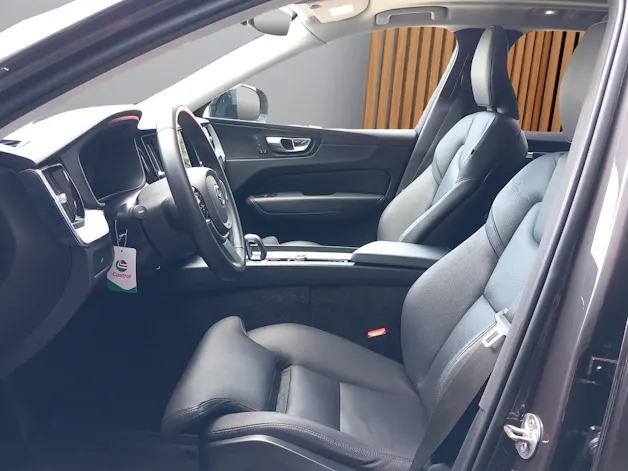 Volvo XC60 2.0 B4 MH Plus Dark AWD