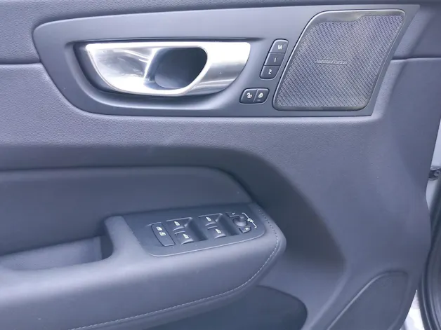 VOLVO XC60 2.0 T6 TE Plus Dark eAWD