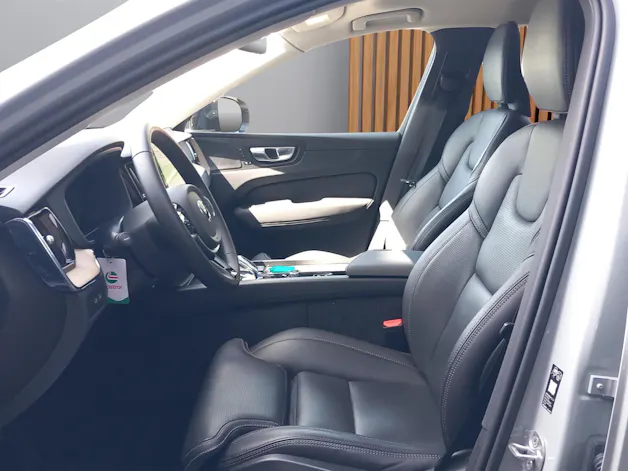 VOLVO XC60 2.0 T6 TE Plus Dark eAWD