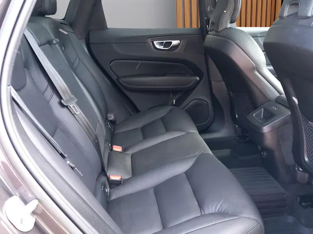 Volvo XC60 2.0 T6 TE Plus Dark eAWD