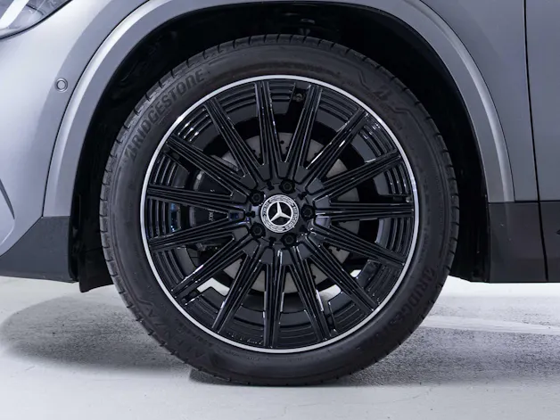 MERCEDES-BENZ GLA 220 d AMG Line 4matic