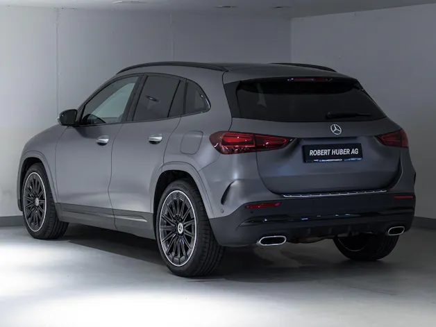 MERCEDES-BENZ GLA 220 d AMG Line 4matic