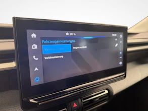 https://vehicle.imgix.net/4388521/53435ce8-e2a9-4518-bd8a-1a2837aa2514.jpg