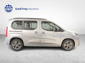 https://vehicle.imgix.net/4388540/3e52cb27-d0d7-4c71-97df-0e23aa9b2d4a.jpg