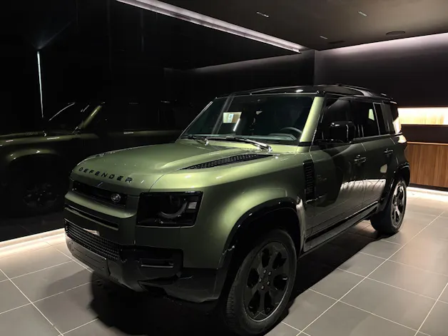 Land Rover Defender 110 3.0 D I6 250 X-Dynamic SE