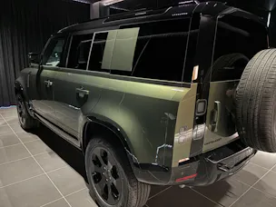 Land Rover Defender 110 3.0 D I6 250 X-Dynamic SE