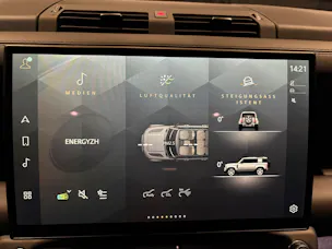 Land Rover Defender 110 3.0 D I6 250 X-Dynamic SE