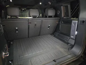 Land Rover Defender 110 3.0 D I6 250 X-Dynamic SE