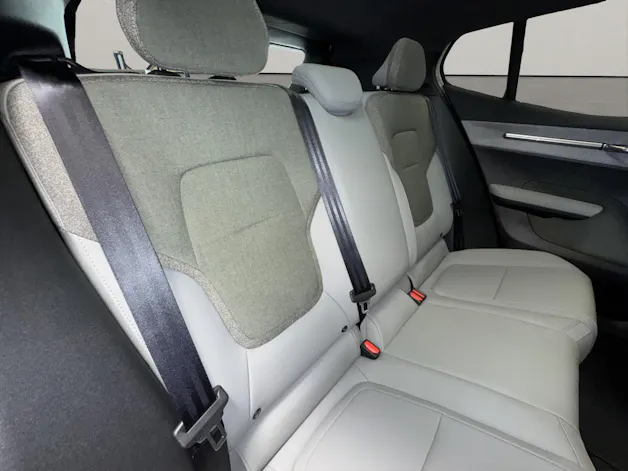 Volvo EX30 CC E60 Twin Performance AWD