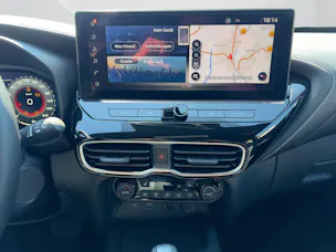 Nissan Juke 1.6 Hybrid Tekna AT